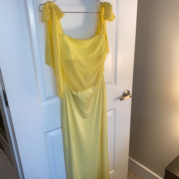 Yellow Meshed Waist Maxi Dress - Picture 2 of 4